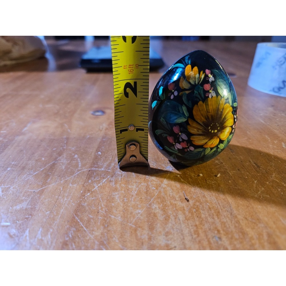 VINTAGE RUSSIAN USSR LACQUERED HAND-PAINTED FLOWERS ON FLORAL WOODEN EGG, SIGNED - Picture 16 of 16